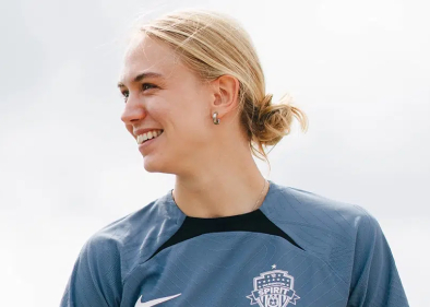 Esme Morgan Official Speaker Profile Picture